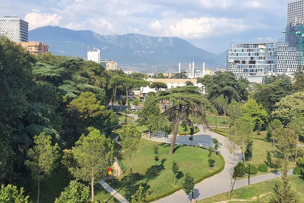 Center Apartment Tiranë Eksteriør bilde